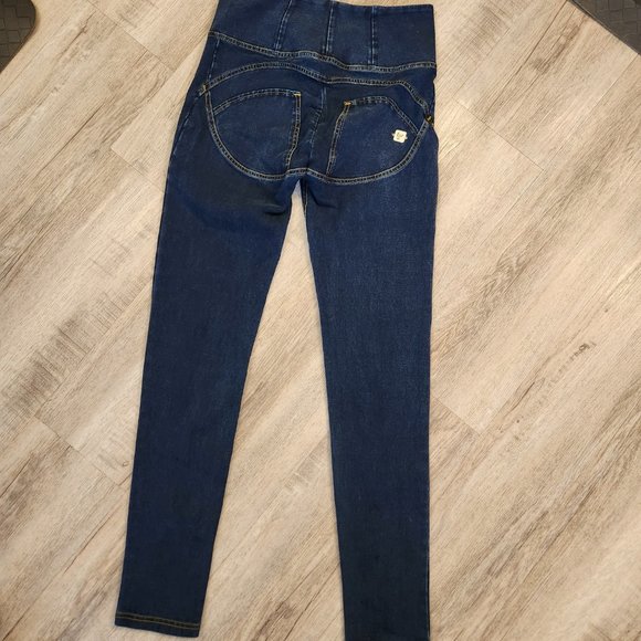 Livify Freddy's dark blue, high waist jeans - Picture 2 of 4